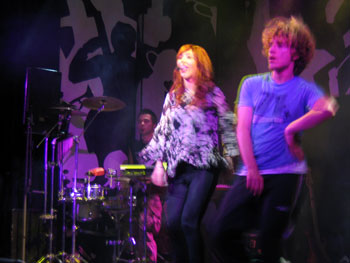 http://www.country-shop.ru/_mod_files/ce_images/eshop/hande_concert2.jpg